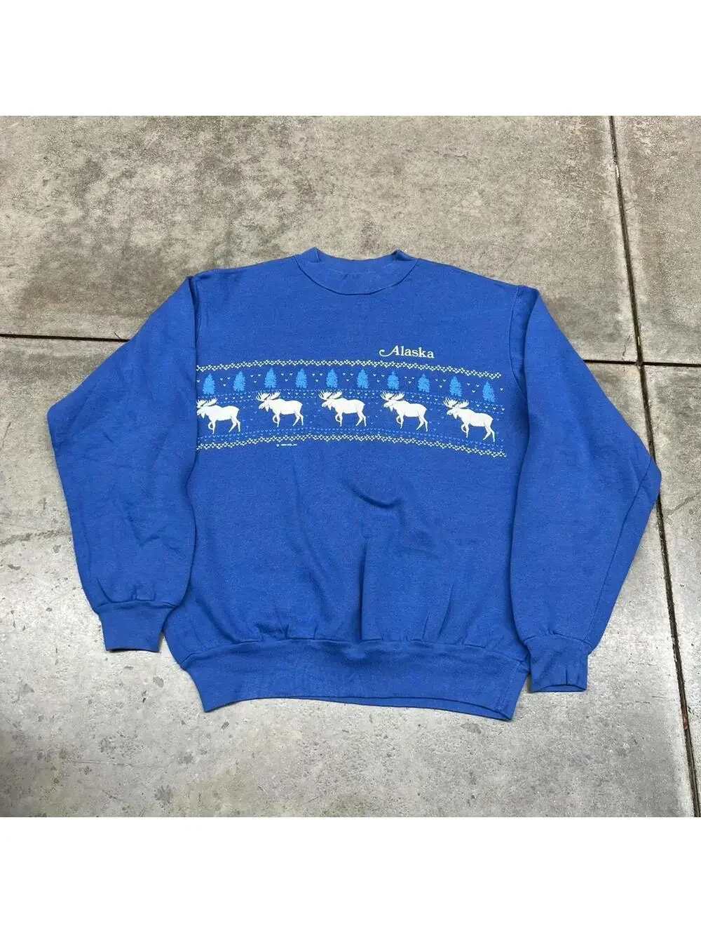 vintage alaska moose nature animal made in usa blue crewneck size large
